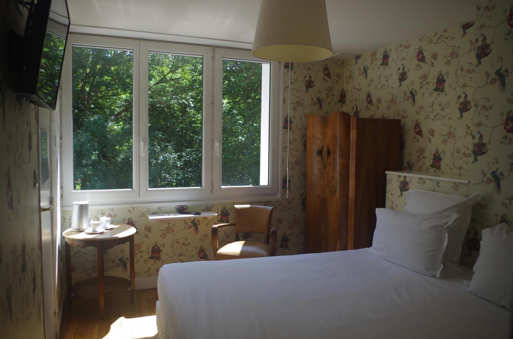 Hotel Richelieu Calais Bagian luar foto