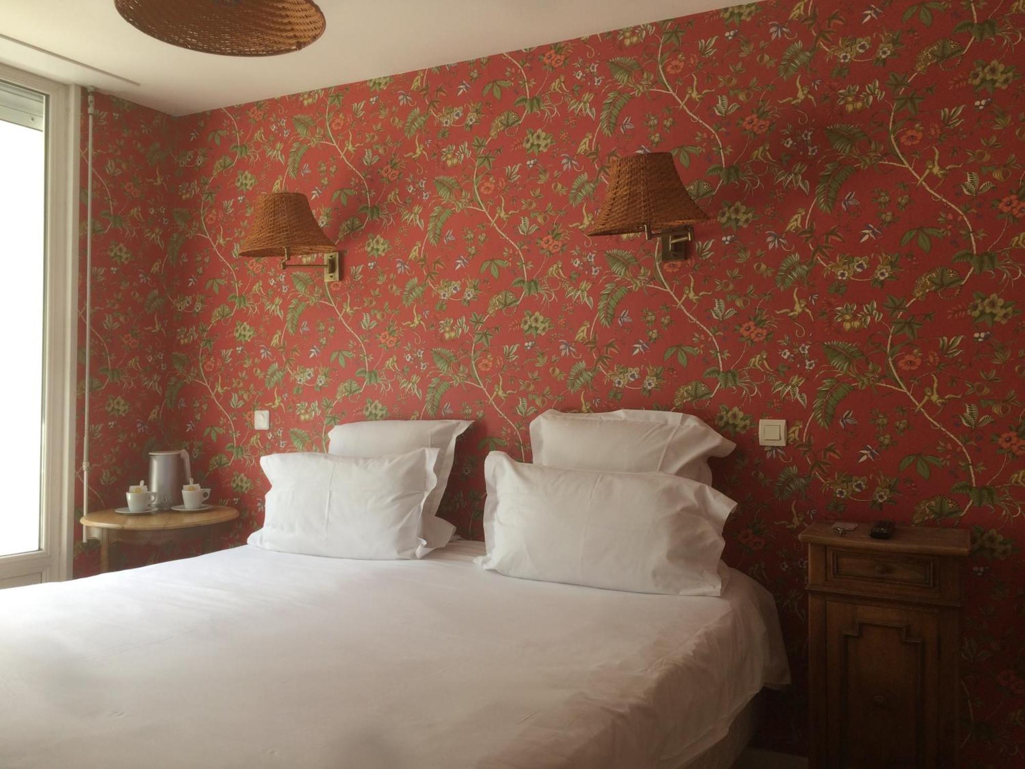 Hotel Richelieu Calais Bagian luar foto