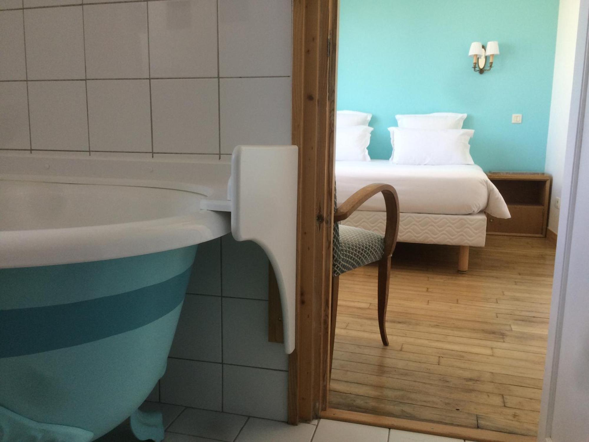 Hotel Richelieu Calais Bagian luar foto
