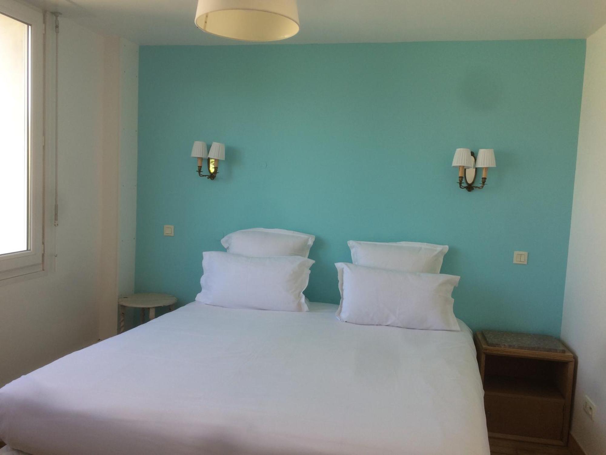 Hotel Richelieu Calais Bagian luar foto