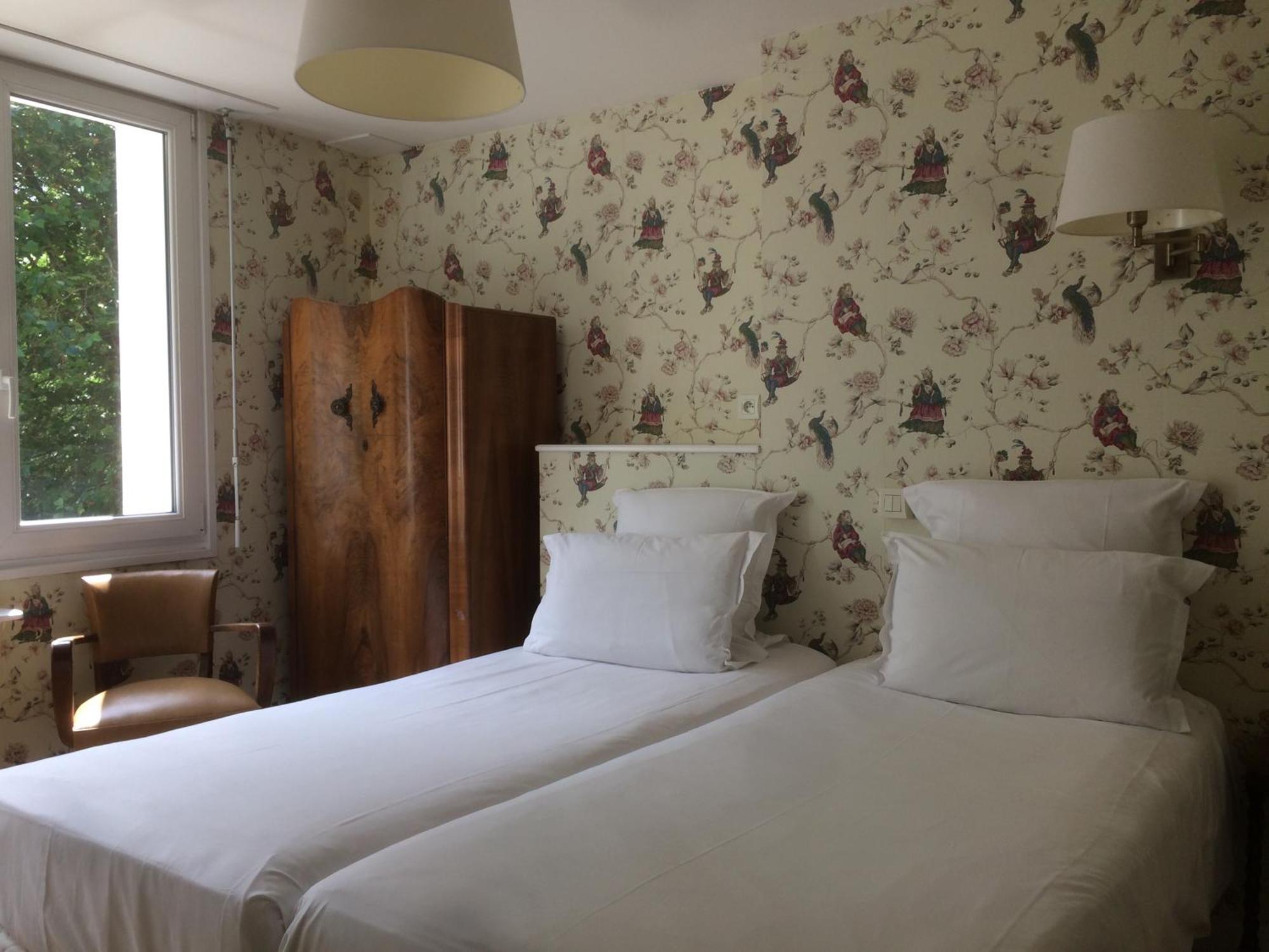 Hotel Richelieu Calais Bagian luar foto