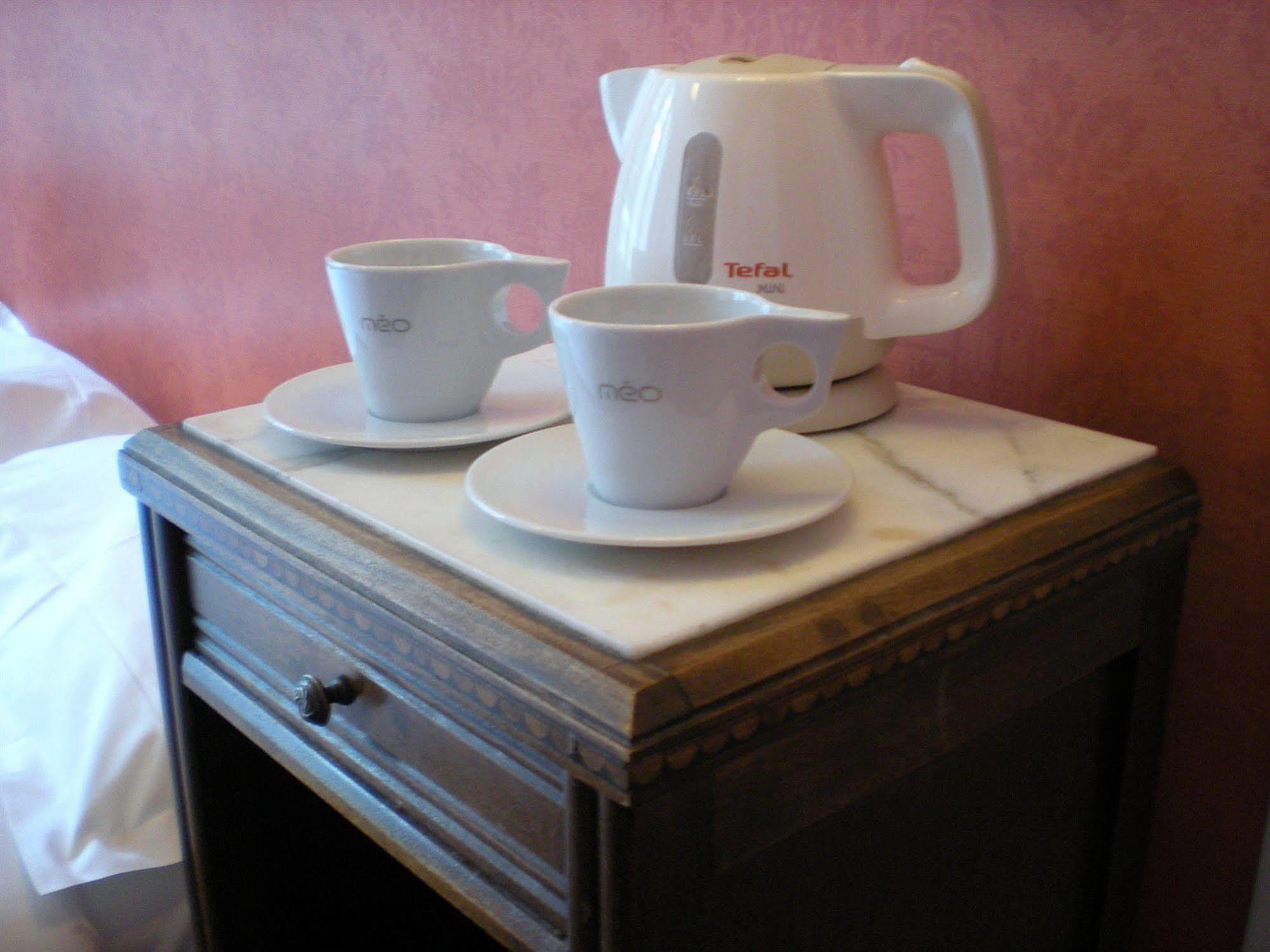Hotel Richelieu Calais Bagian luar foto