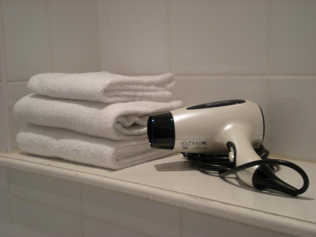 Hotel Richelieu Calais Bagian luar foto